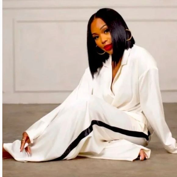 Future Collective High Rise Wide Leg Ivory Trousers W/Black Side Stripe NWT 4X - Picture 7 of 15